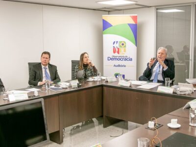 AGU aprova guia contra desinformação com IA nas eleições