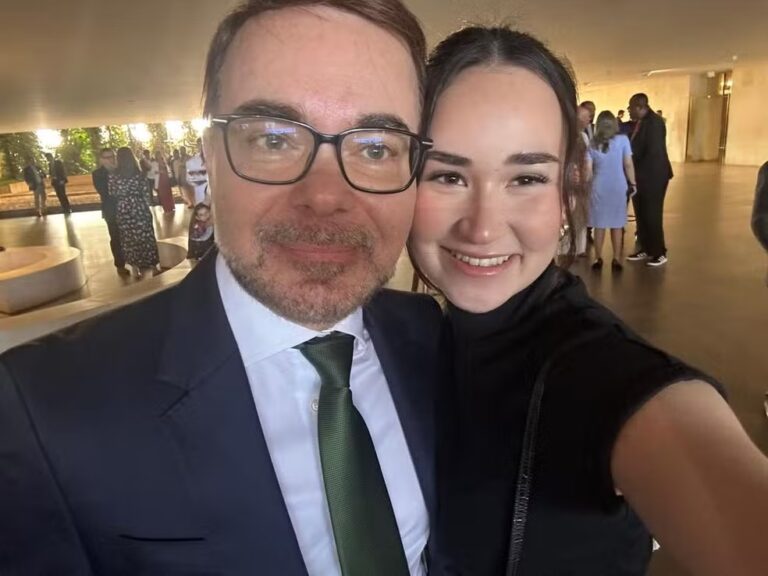 Diplomata lamenta morte da filha atropelada em Ipanema: 'Era um anjo