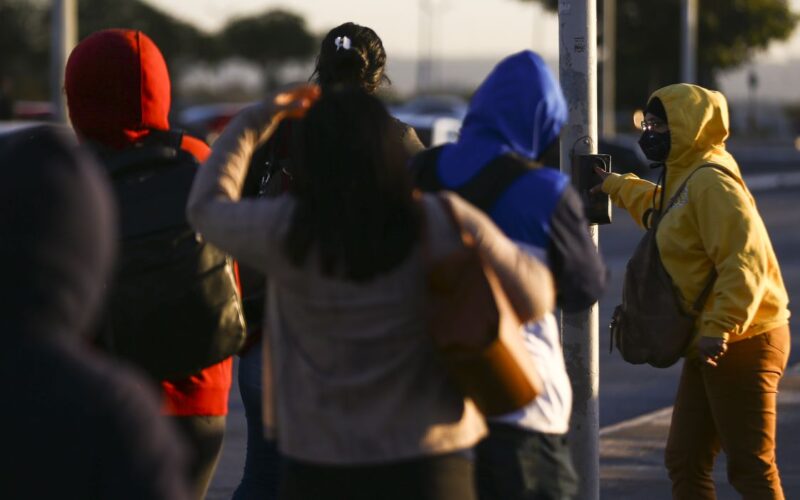 Frente fria avança e provoca temporais em várias regiões do Brasil