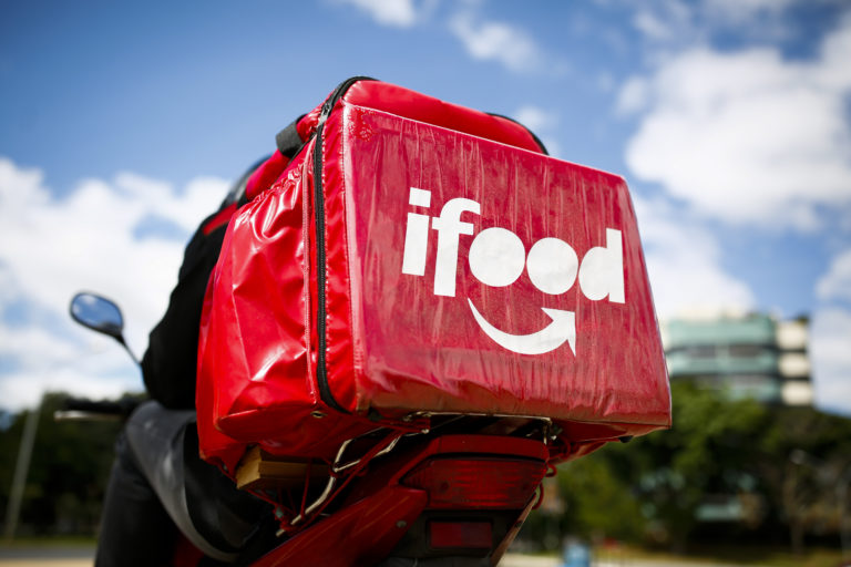 Governo Lula processa iFood e Keeta por falta de transparência