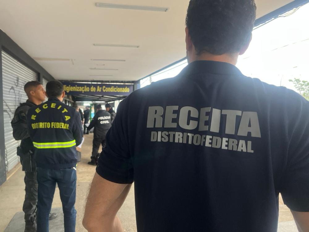Receita do DF apreende R$ 2,5 mi em iPhones e mercadorias