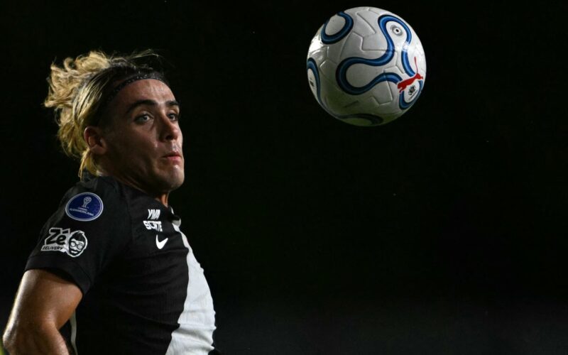 Vasco perde de 3 a 0 em casa e torcida ataca Renato Gaúcho