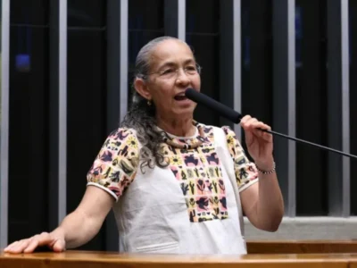 Heloísa Helena deixa Câmara com discurso e 70 projetos