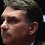 Flávio admite erro na relação de Bolsonaro com a imprensa