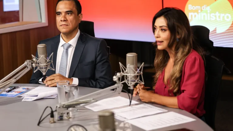 Ministro anuncia R$ 1 bi em crédito para impulsionar turismo