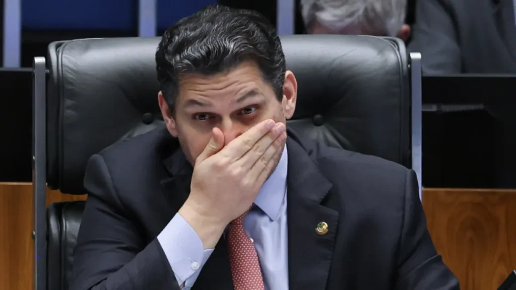 Alcolumbre pauta PEC dos agentes de saúde, que pode custar R$ 30 bi