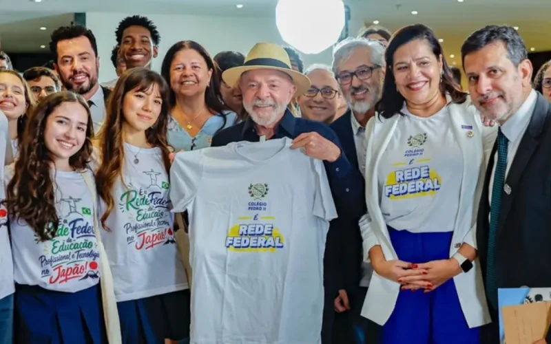 Lula premia 682 alunos de ouro na Obmep no Rio