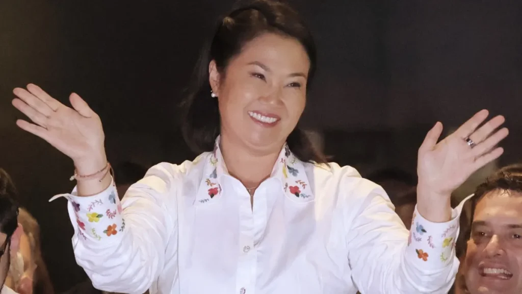 Keiko Fujimori celebra vitória e promete 'ordem e esperança' no Peru
