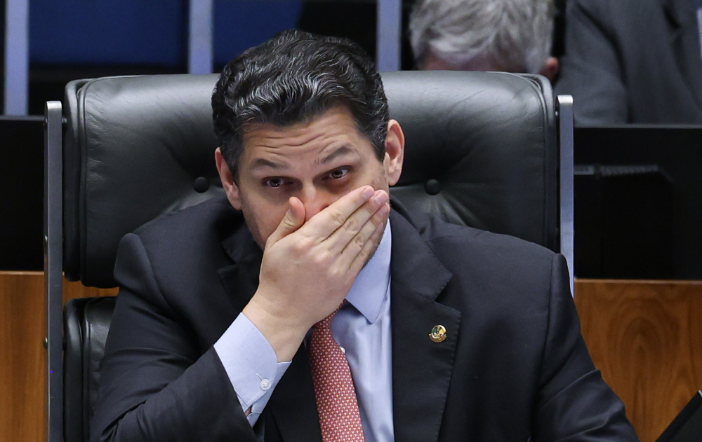 PEC 6x1 terá tramitação por comissões no Senado, diz Davi