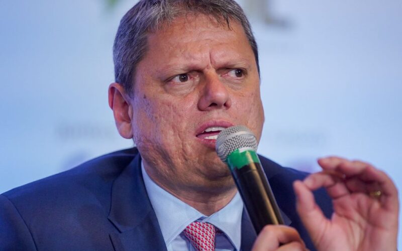 Tarcísio diz não interferir após Nunes criticar ação da polícia