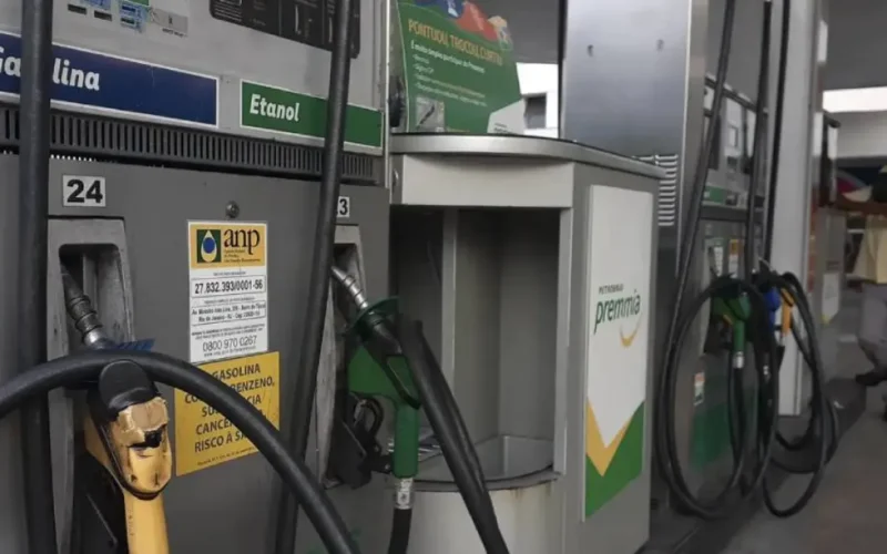 Etanol supera gasolina em 10 estados do Brasil