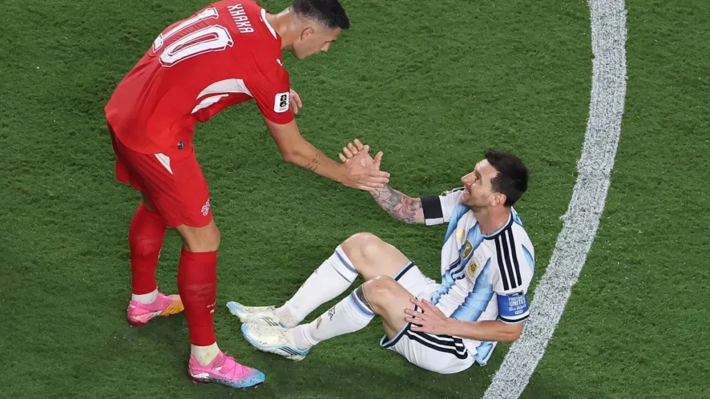 Messi na semi, Neymar no pôquer: o abismo que define a Copa