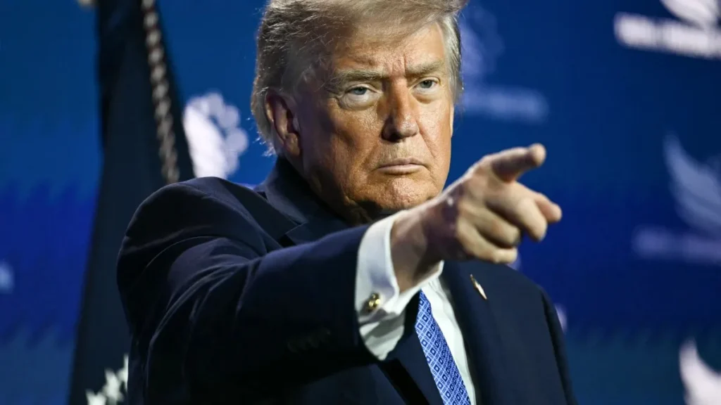Trump pede cassação de licenças de TVs que rejeitaram seu discurso