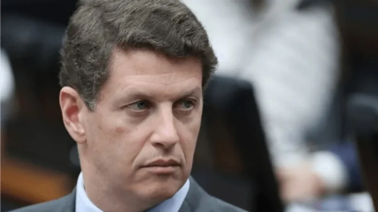 TRE manda tirar do ar vídeo de Salles contra André do Prado