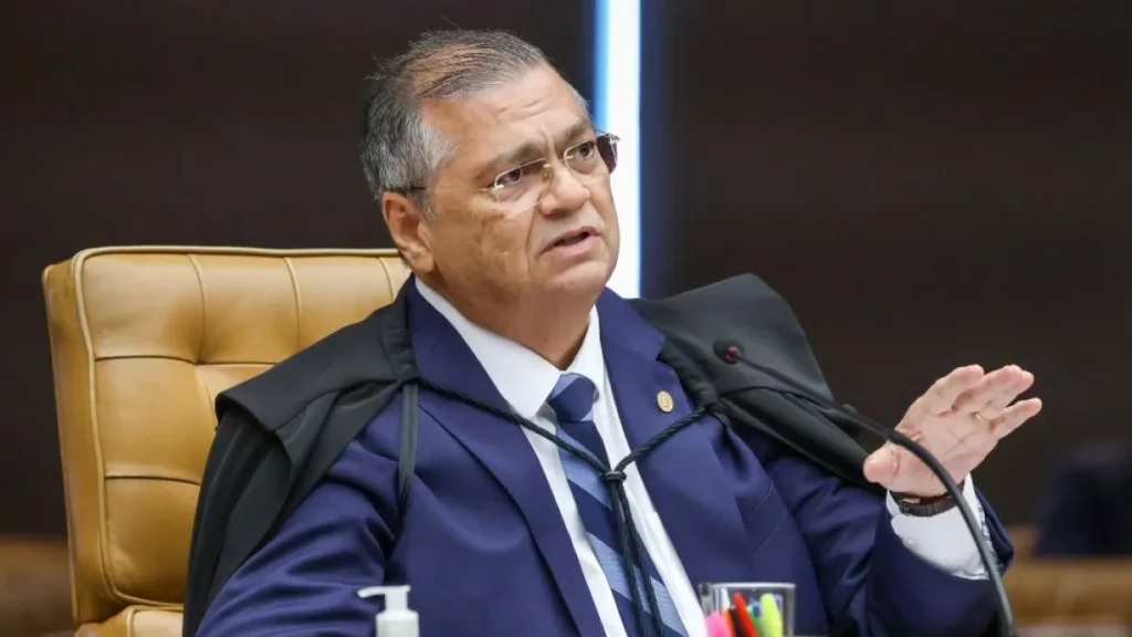 Dino afasta e prende secretário do Maranhão sob suspeita de coação