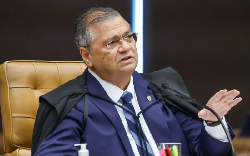 Dino envia à PF explicações de partidos sobre emendas