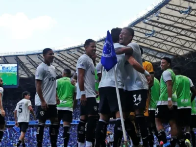 Botafogo vence Cruzeiro no Mineirão e assume 7º lugar no Brasileirão