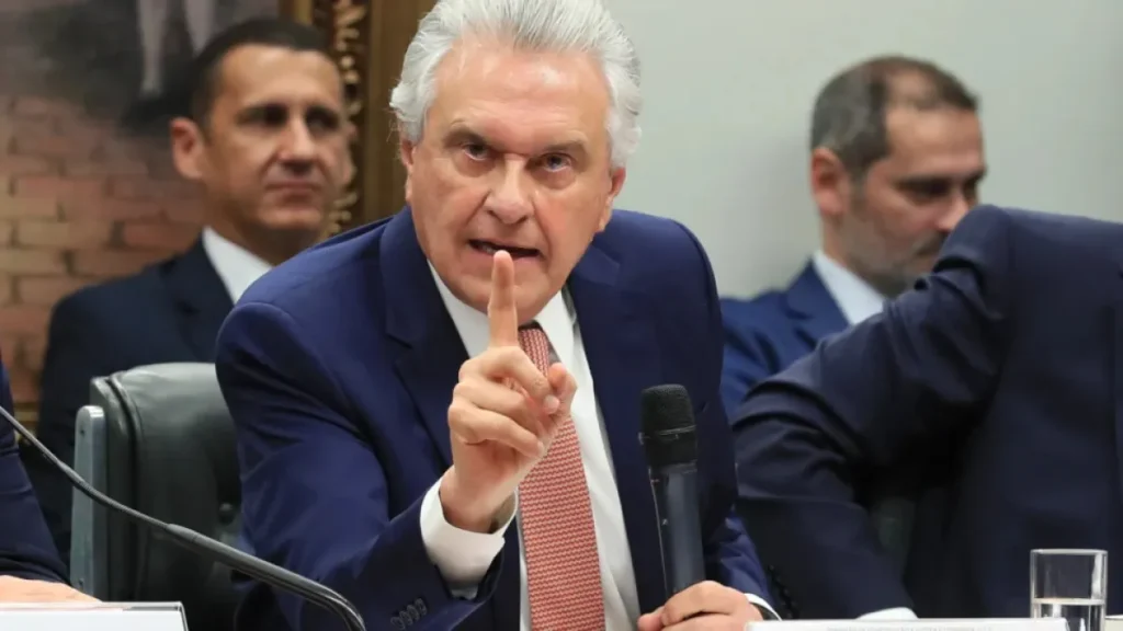 Faria Lima rejeita Flávio e torce por Caiado na eleição