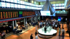 Bolsa abre com atraso e Ibovespa sobe; dólar avança