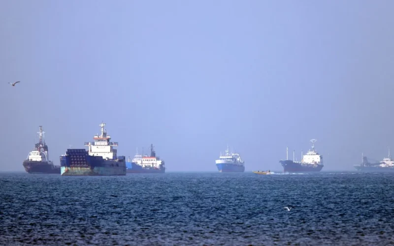 Irã e Omã avançam em acordo de navegação no Estreito de Ormuz
