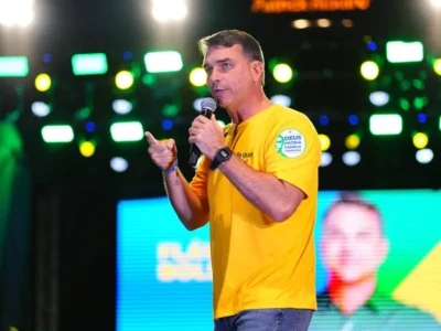 Flávio Bolsonaro diz que aceitará resultado das urnas e critica TSE de 2022