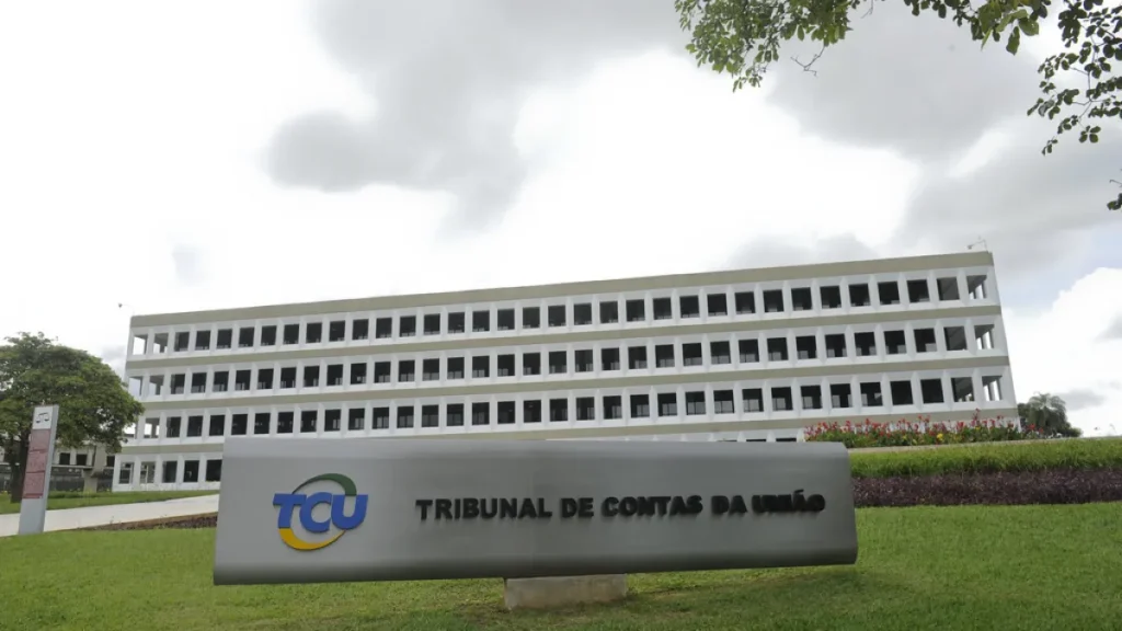 TCU entrega lista de 6,1 mil gestores irregulares à Justiça Eleitoral