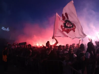Corinthians vence, mas Inter avança na Copa do Brasil