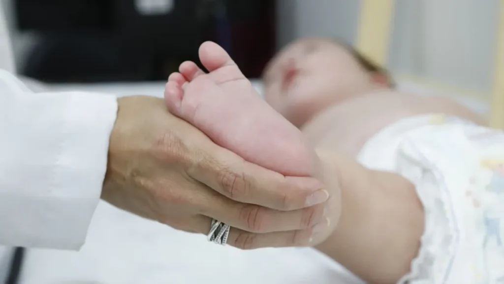 Atraso no teste do pezinho retarda diagnóstico da AME no SUS