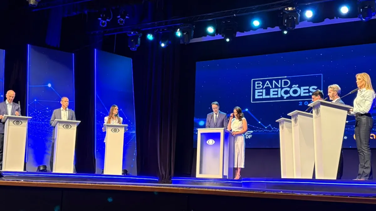 Debate no DF: Candidatos se unem contra Celina Leão