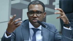 Diretor do BC relata à PF vazamentos e sigilo na liquidação do Master