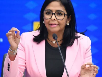 Venezuela liberta 131 presos políticos após promessa a oposição