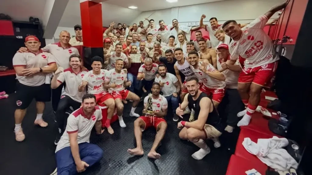 Vila Nova vence clássico, bate Atlético-GO e volta a vencer na Série B